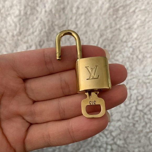 Louis Vuitton Lock and Key - Picture 9 of 15